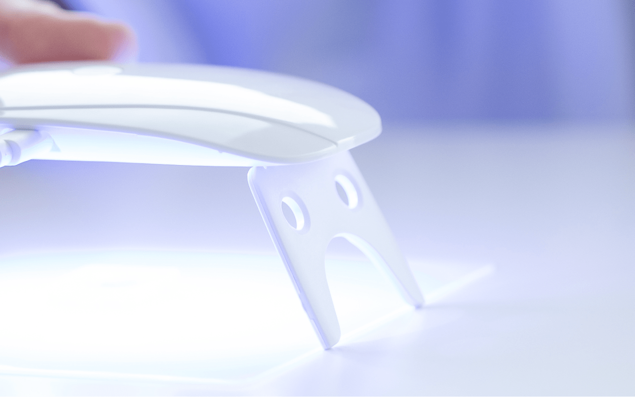 LEDでスピード硬化